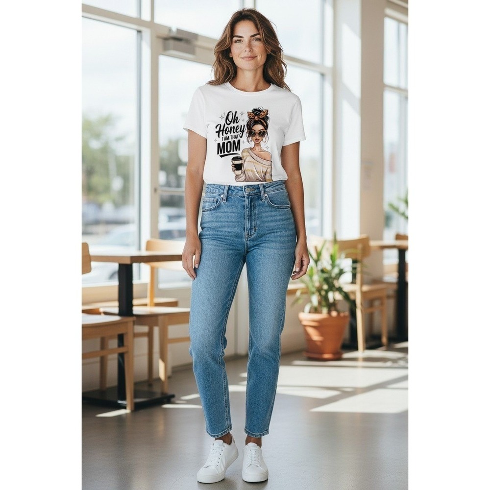 Oh Honey I Am That Mom Graphic‎ T-Shirt White Short Sleeve Crewneck Large